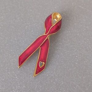 GIGIO Vintage Red Ribbon enamel gold pin